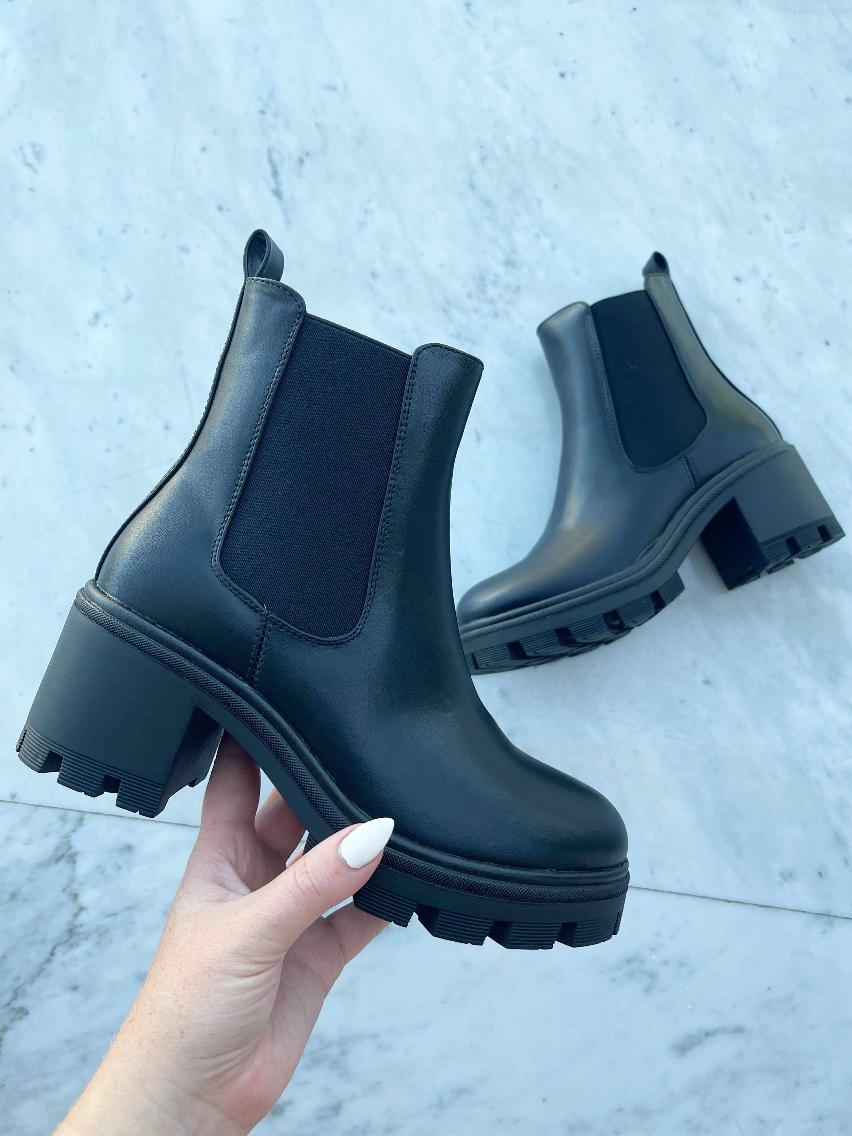 Aura - Stövlar med bred klack